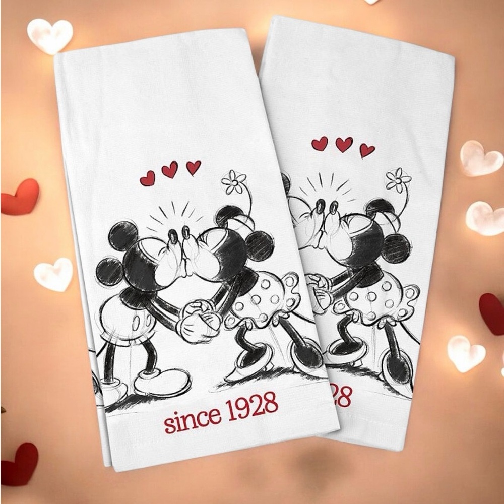 Mickey and Minnie Mouse Valentine’s Day White Kitchen Towels Set of 2pc NWT